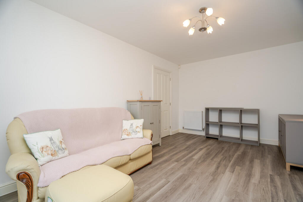 House in Milton Keynes, Atterbury, Broughton and Milton Keynes - View 5
