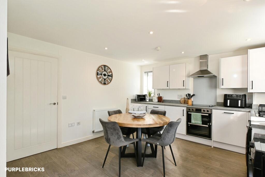 House in South Holland, Fleet - More