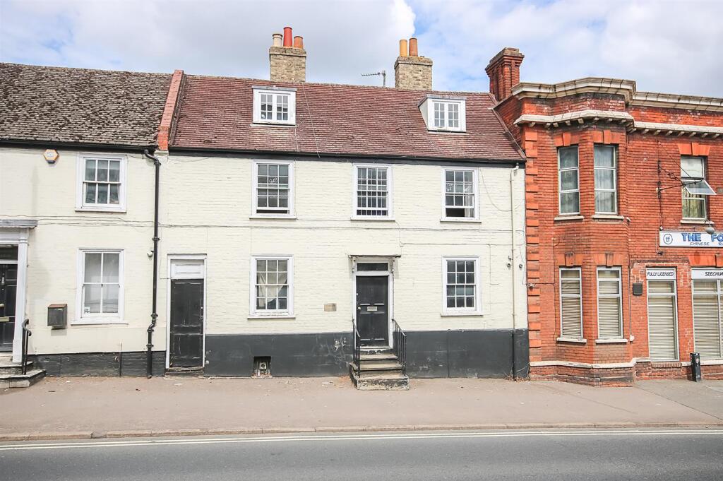 4-bed terraced on High Street, Newmarket, £225,000