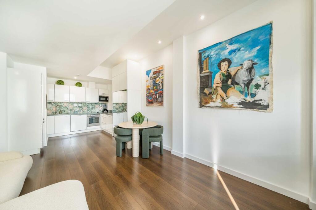 Main image of property: St. John's Hill, Clapham Junction