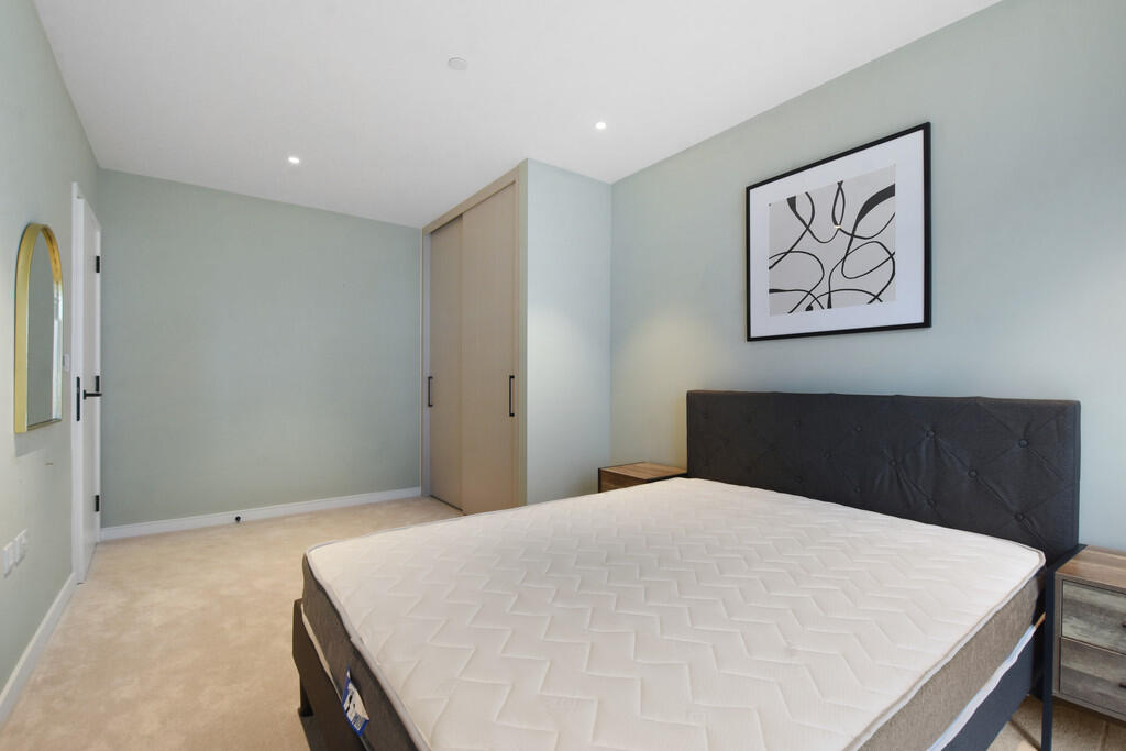 Apartment in Southall - View 5