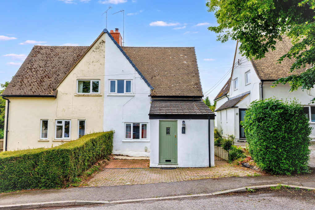 3-bed semi-detached on Hailey Road, Chipping Norton, Oxfordshire, £290,000