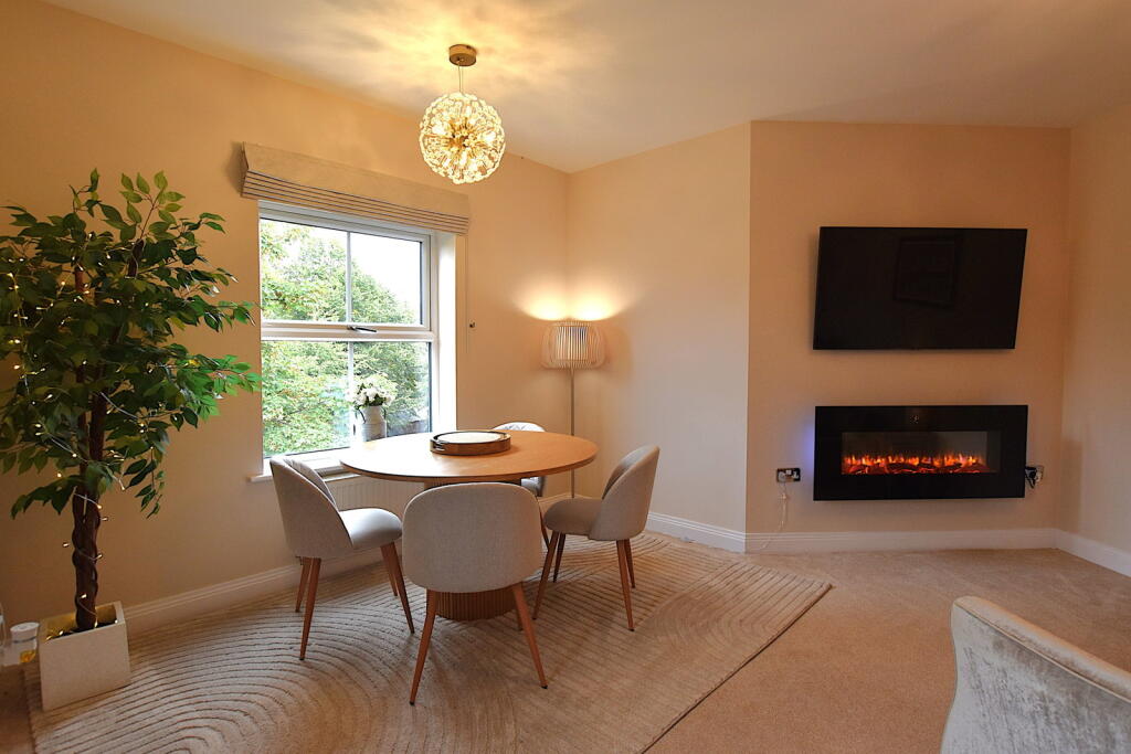 Apartment in Wirral, Liverpool City Region - View 5