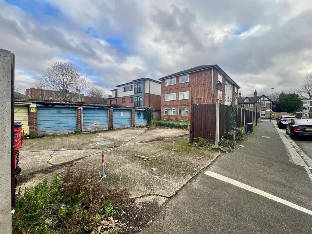 Main image of property: Dunheved Road South, Thornton Heath