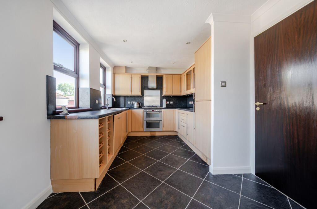 Armory Lane, Portsmouth, Hampshire, PO1 - View 4