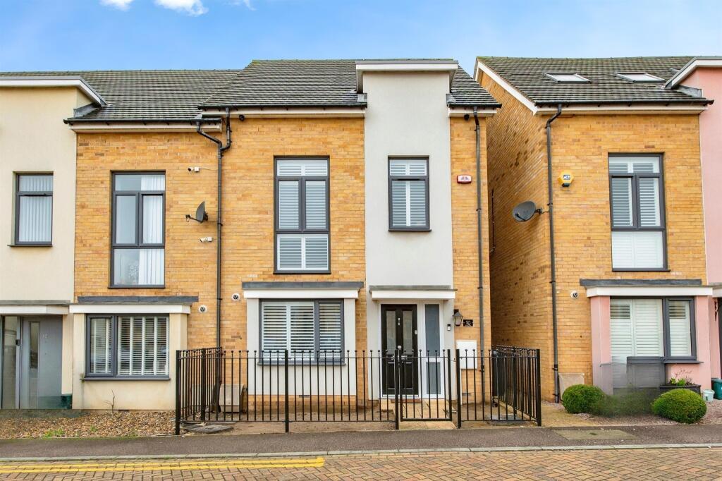 Main image of property: Courts Way, Aveley, South Ockendon
