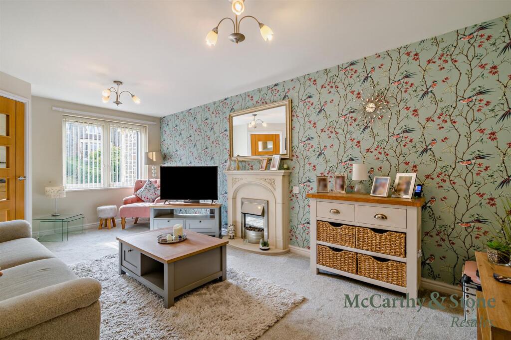 Apartment in Bristol - View 3