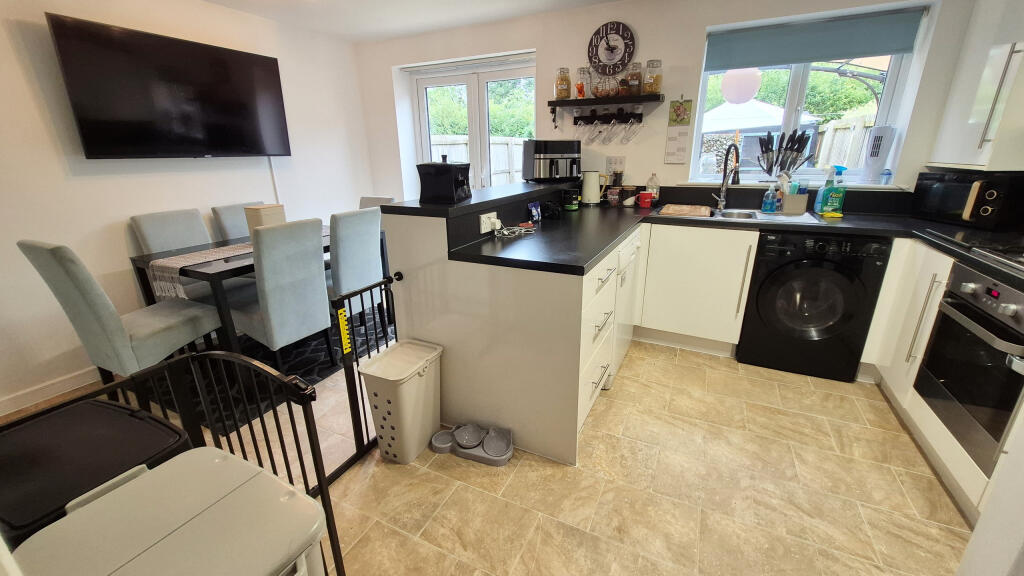 Harbridge Road, Broughton, Chester, Cheshire photo 3