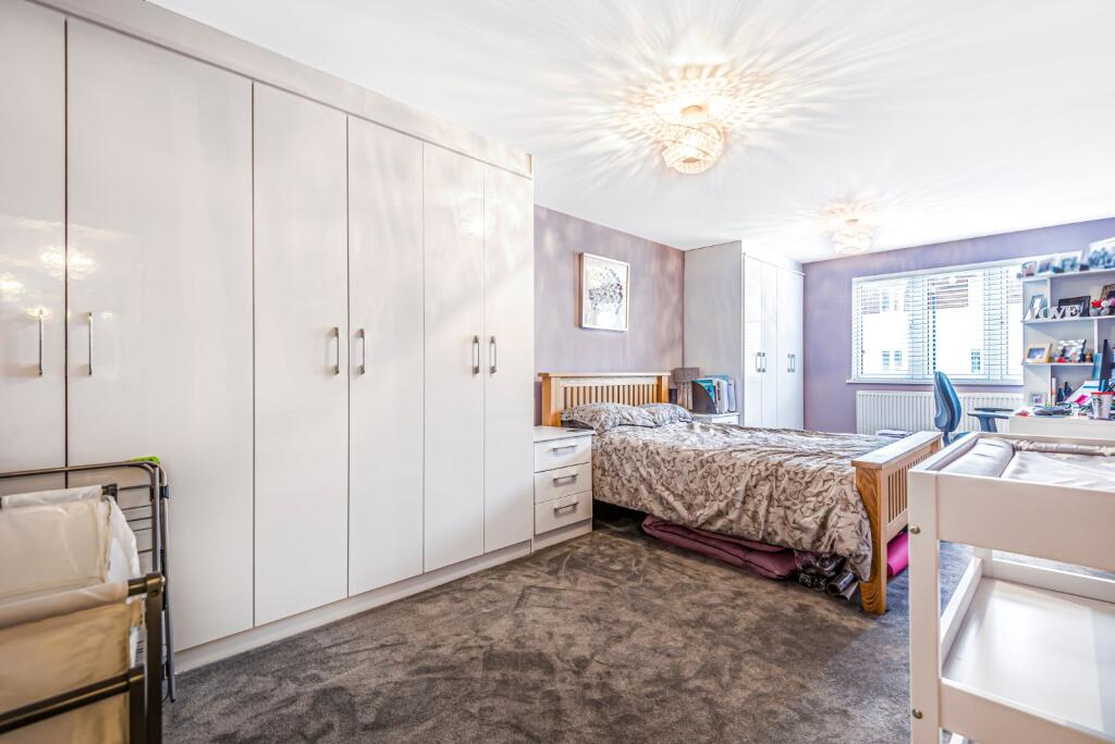 Apartment in London - View 5