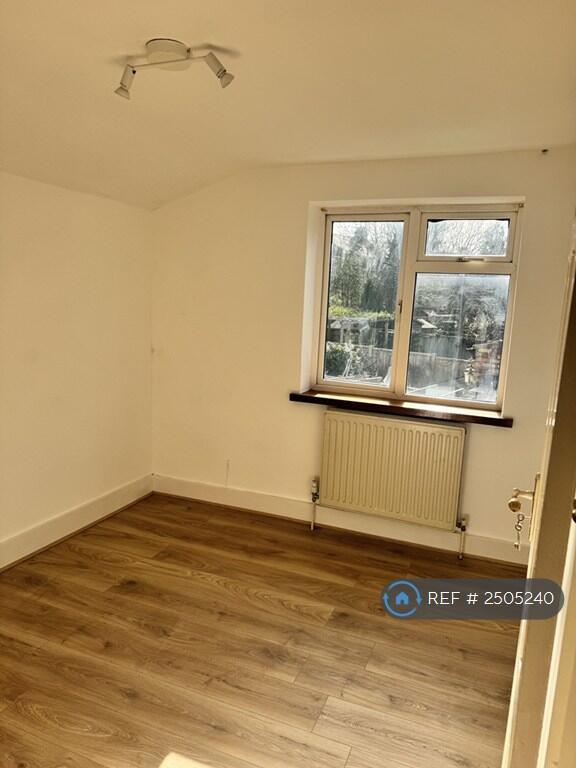 House in London - View 5
