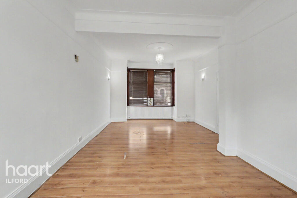 House in London, Gants Hill - View 5