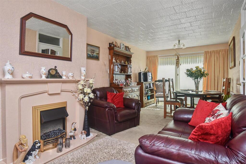 NN17 Finch Hatton Drive, Gretton - More