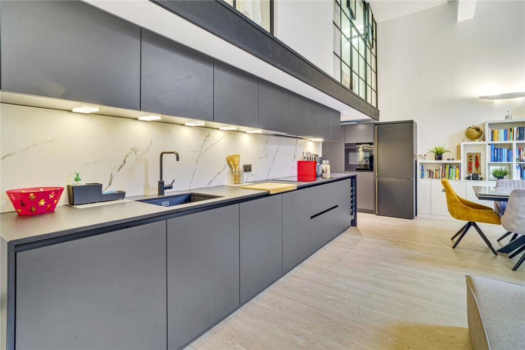 Reed Place, SW4 - View 3