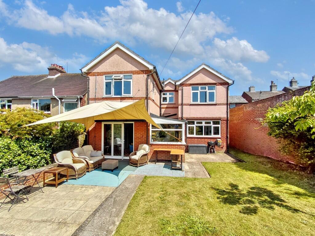 4-bed detached on St. Albans Road, Colchester, Essex, CO3, £450,000