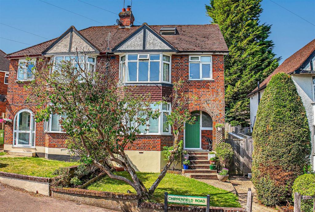 Main image of property: Chipperfield Road, Hemel Hempstead, HP3