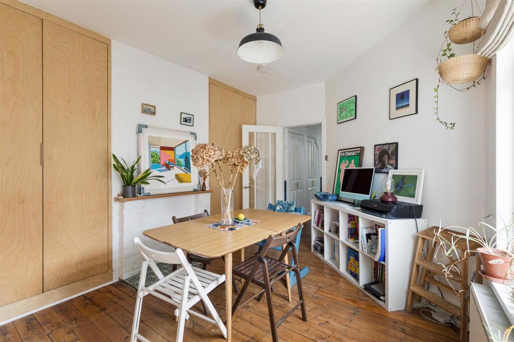Apartment in London - View 3