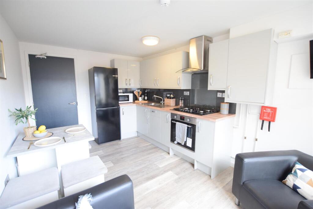 Main image of property: Apt 6, Brayford Court - Student Apartment - 26/27