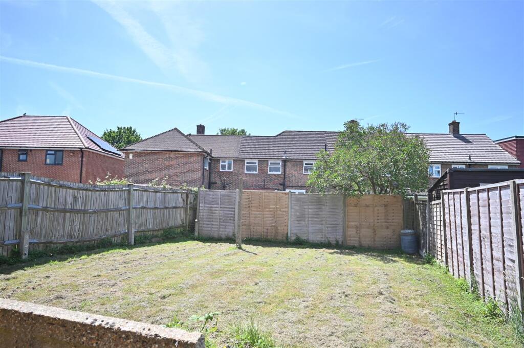 Malmstone Avenue, Merstham, RH1 3JL - View 2