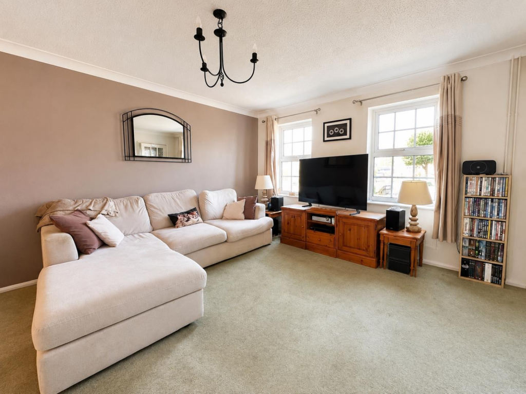 Lawson Crescent, Great Billing, Northampton NN3 photo 3