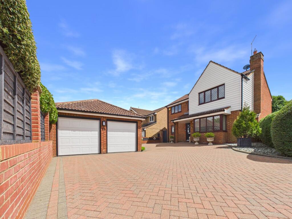 Main image of property: Mallow Walk, Royston, SG8
