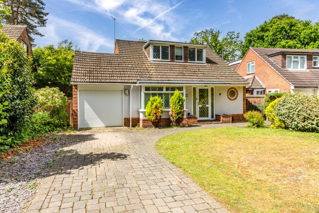 Main image of property: Tanglewood Close, Pyrford, Surrey, GU22