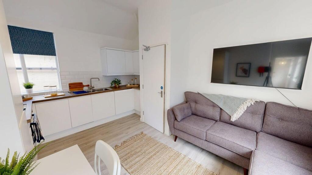 Flat 2, 83/85, Park Street BS1 5PJ
