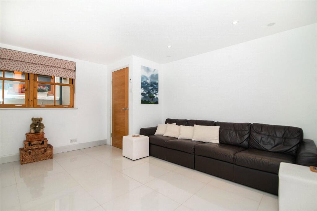 Apartment in Twickenham - View 5