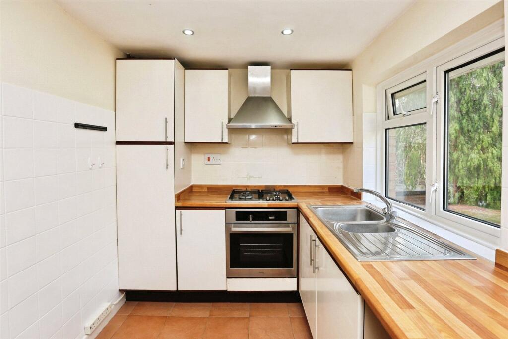 Apartment in Eastleigh, Hound - View 5