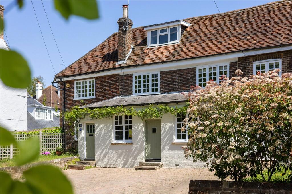 Main image of property: Piccotts End, Hemel Hempstead, Hertfordshire, HP1