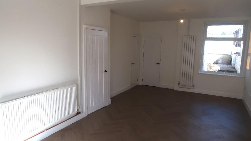 Woodbine Road, Blackwood, Caerphilly (County of), NP12 photo 4