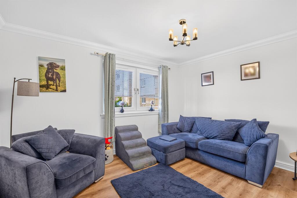 Apartment in Edinburgh, West Lothian - View 2