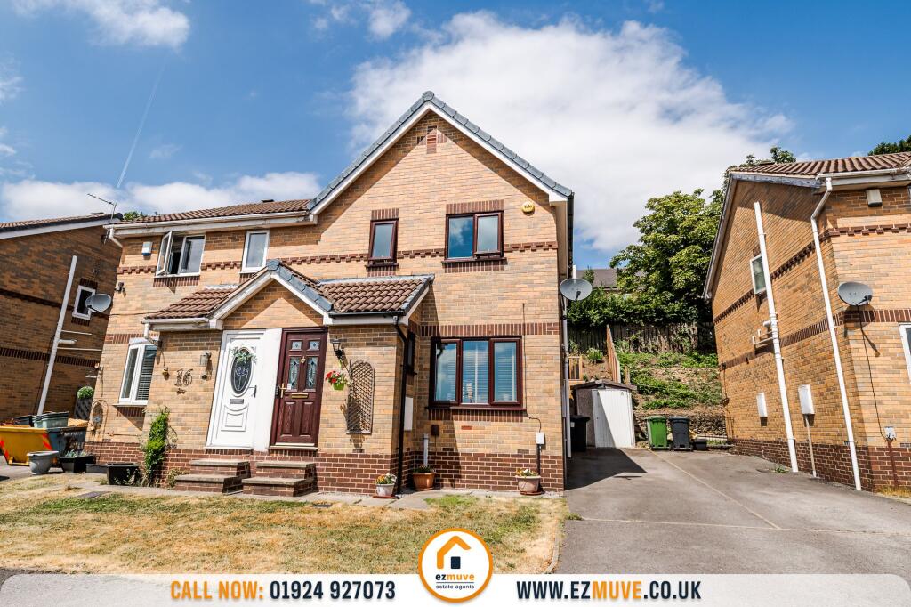 Main image of property: Stonedene Court, Heckmondwike, WF16