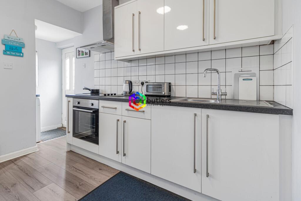 House in Sheffield, Hollinsend, Gleadless - More