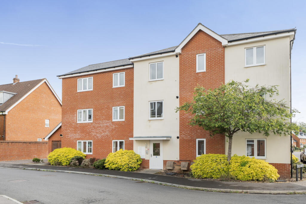 Main image of property: 36 Cutforth Way, Romsey