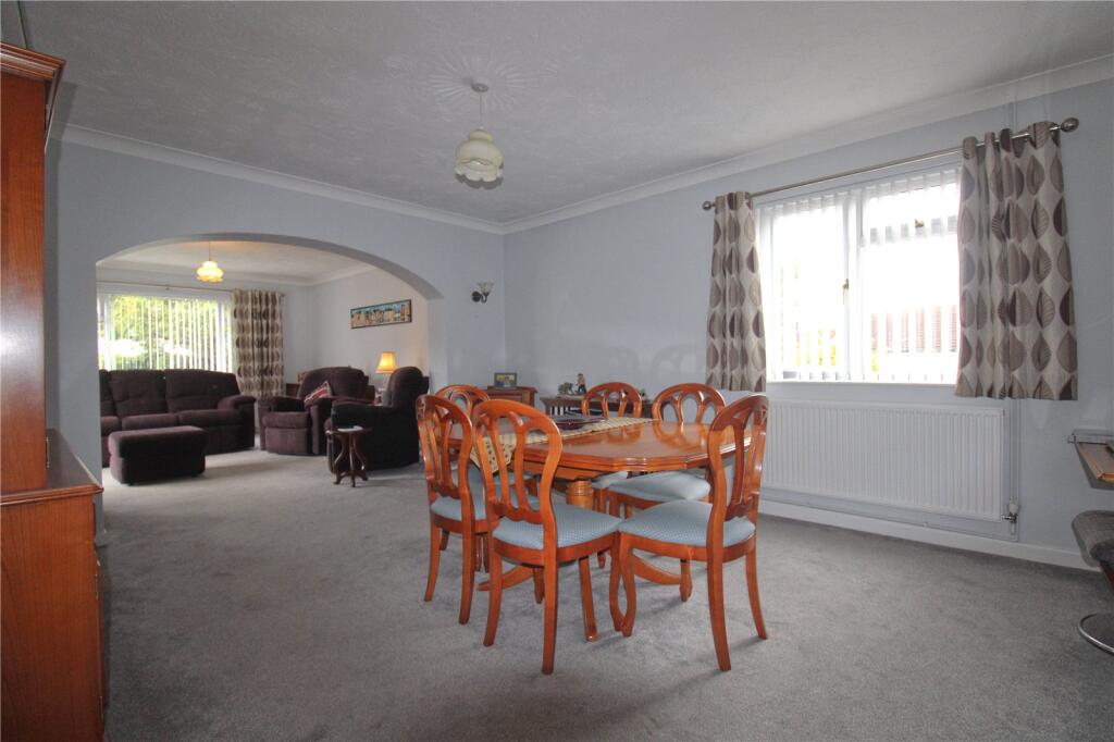 House in West Ashton - View 3