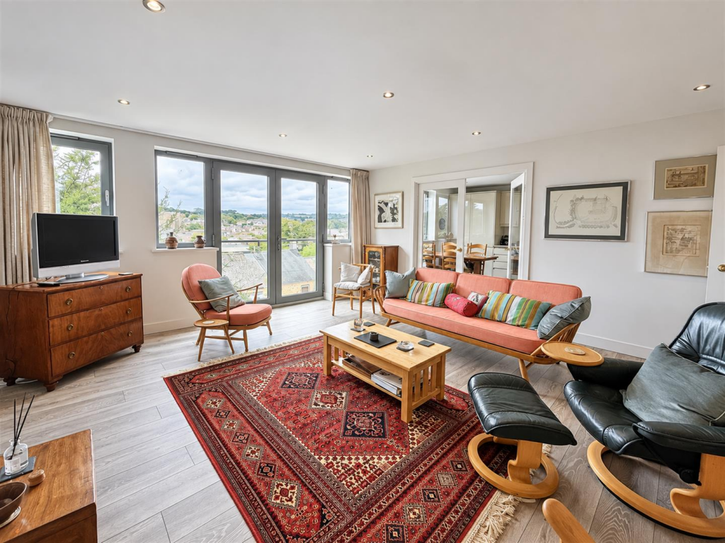 Apartment in Truro - View 3
