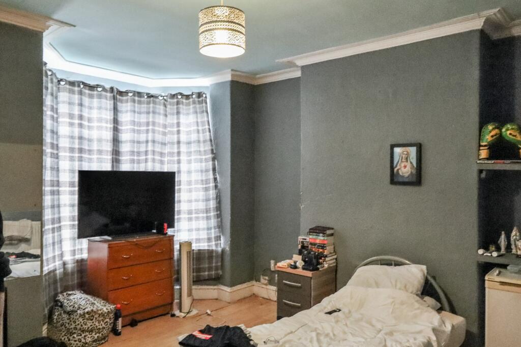 House in Sheffield, Wadsley Bridge, Hillsborough