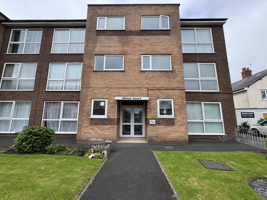 2-bed flat on Flat 6, Manor Court, 76-78 Hawes Side Lane, Blackpool, Lancashire FY4 4BG, £35,000