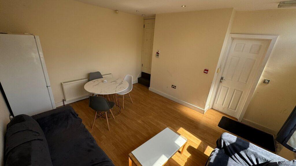 Norman Grove, Kirkstall, Leeds, LS5 3JH - View 4