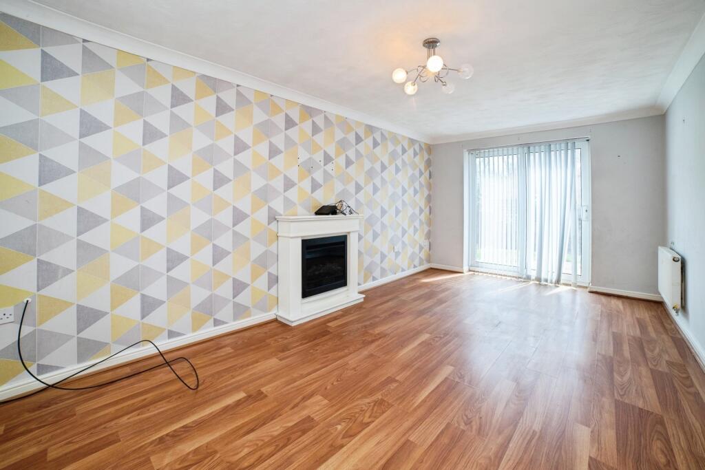 House in Ashfield, Sutton in Ashfield, Nottinghamshire - View 4