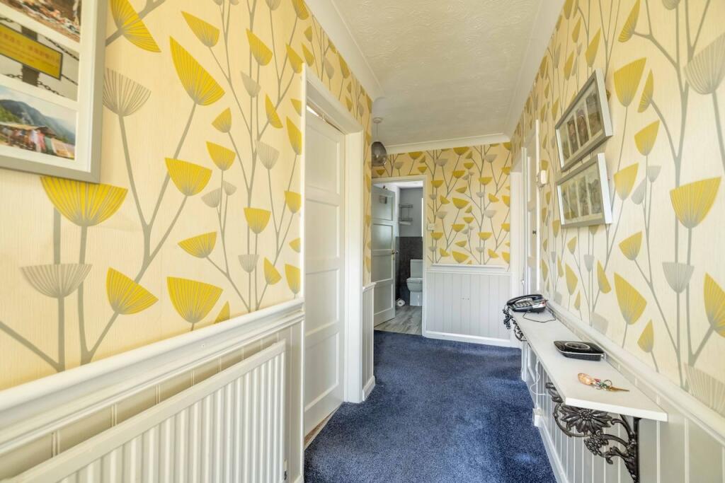 Apartment in Slough - View 4
