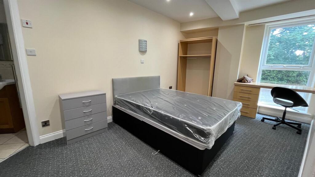 Apartment in Leeds - View 4