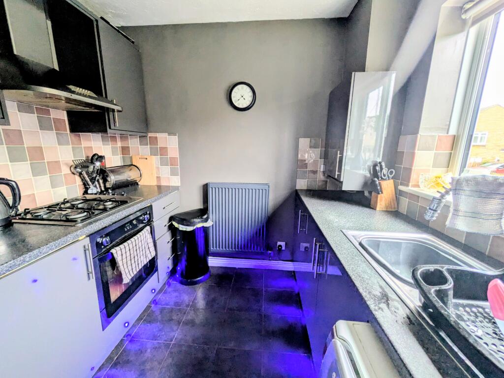 House in Bradford, West Yorkshire - View 3