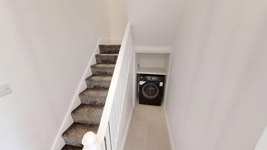 5 bedroom terraced house for rent