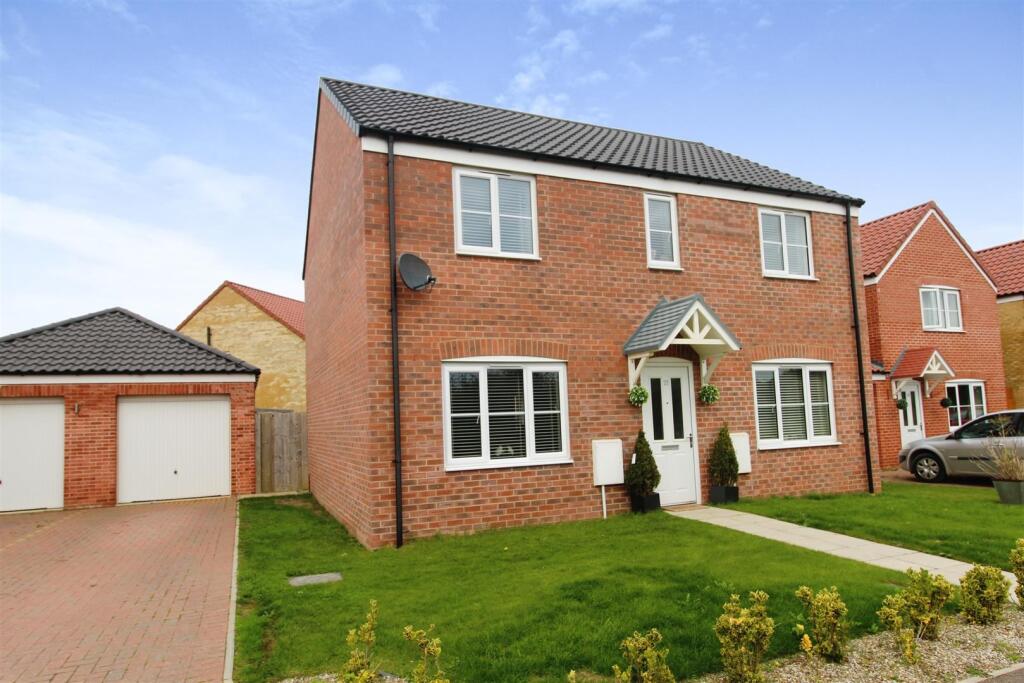 4-bed detached on Delph Road, Bradwell, £330,000