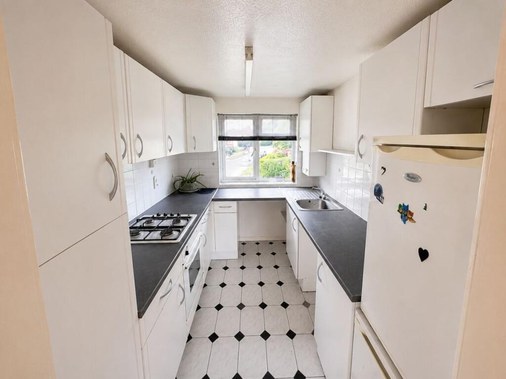 Apartment in Hemel Hempstead - View 3