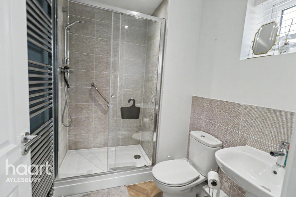 Main image of property: Farmingdale Close, Aylesbury