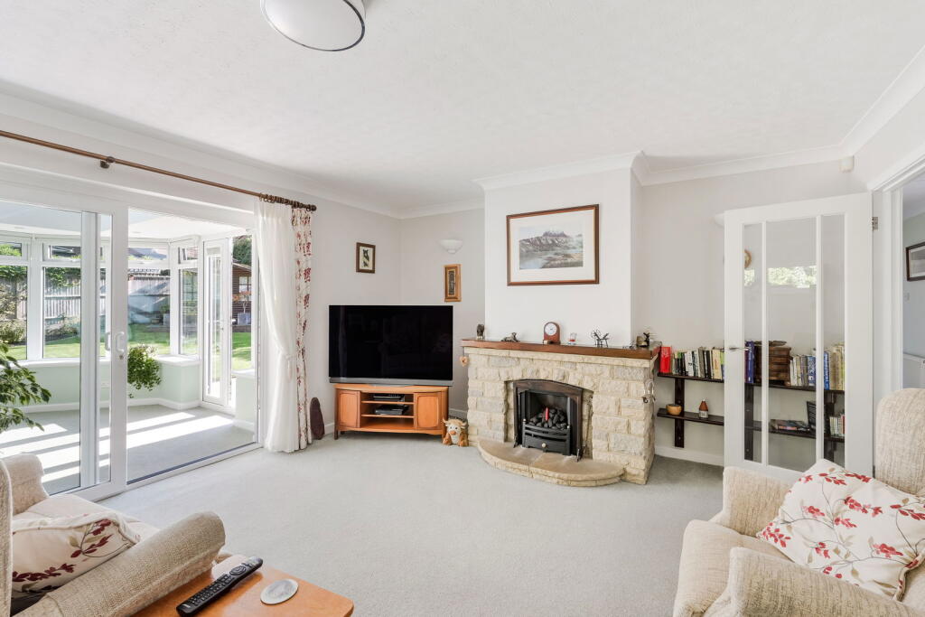 West Street, Dormansland, Lingfield, RH7 6QP - View 5
