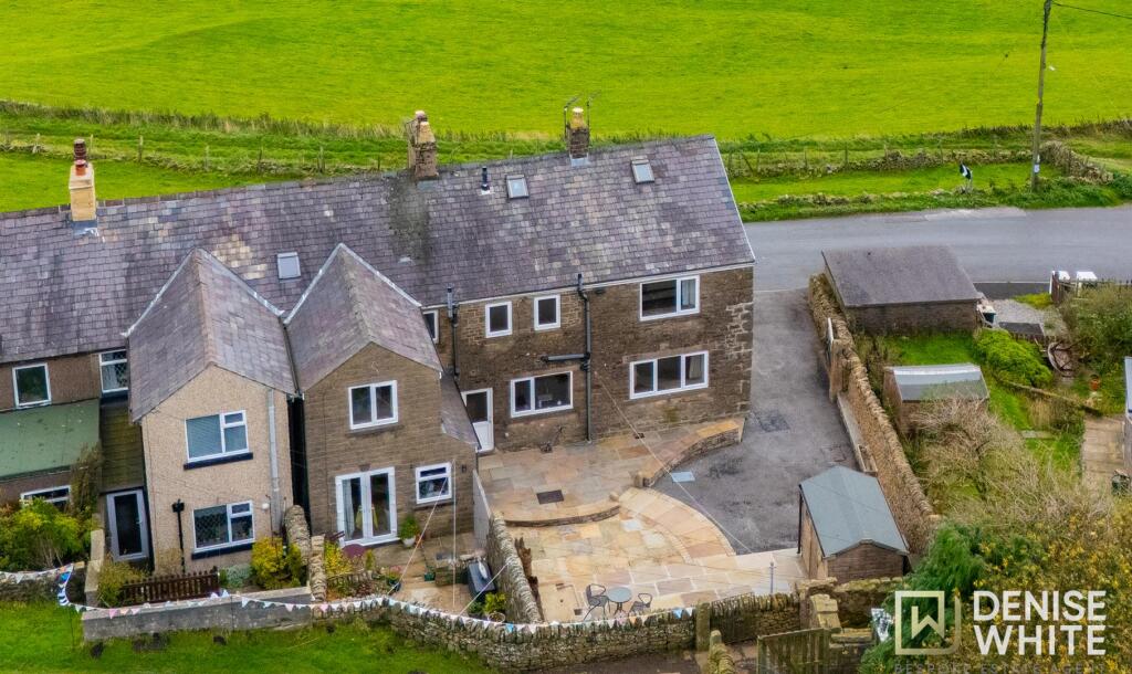 House in High Peak, Martinside, Chapel-en-le-Frith - View 2