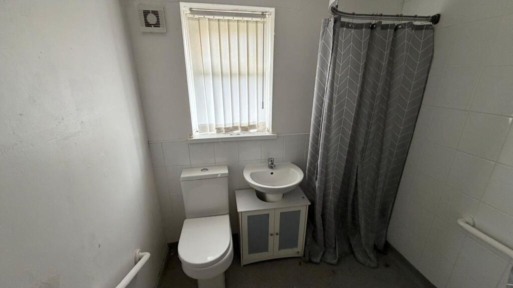 House in Sefton, Liverpool City Region - More